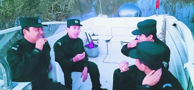 边陲明月映丹心